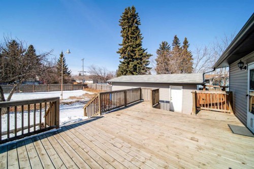 805 10 Avenue, Wainwright, AB - Outdoor With Deck Patio Veranda With Exterior