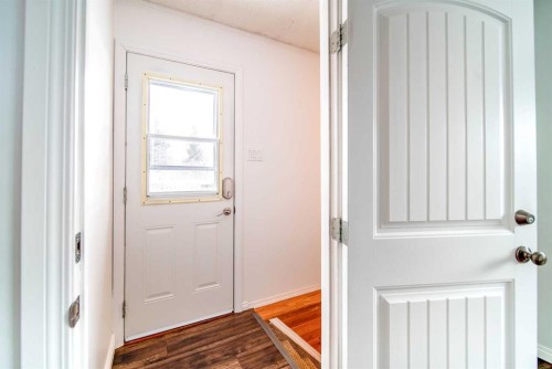 805 10 Avenue, Wainwright, AB - Indoor Photo Showing Other Room