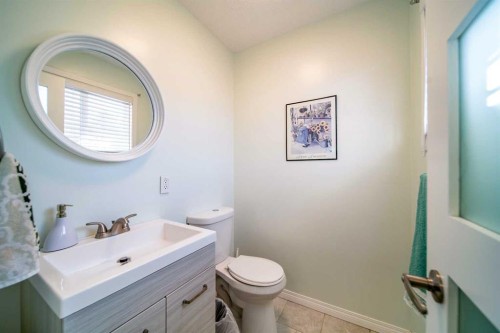 1657 6 Avenue, Wainwright, AB - Indoor Photo Showing Bathroom