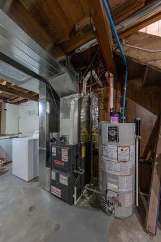 5014 55 Street, Lloydminster, AB - Indoor Photo Showing Bathroom