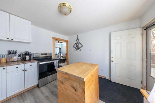 5014 55 Street, Lloydminster, AB - Outdoor