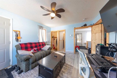 5014 55 Street, Lloydminster, AB - Indoor Photo Showing Kitchen