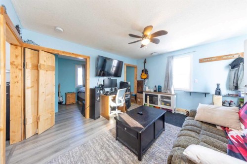 5014 55 Street, Lloydminster, AB - Indoor Photo Showing Living Room