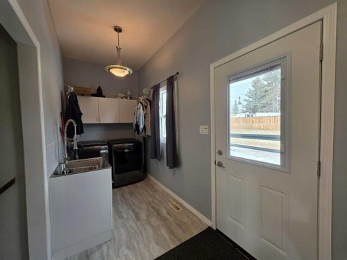 5208 54 Avenue, Edgerton, AB - Indoor
