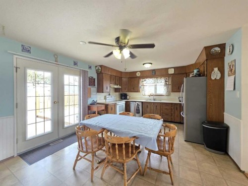 5208 54 Avenue, Edgerton, AB - Indoor Photo Showing Dining Room