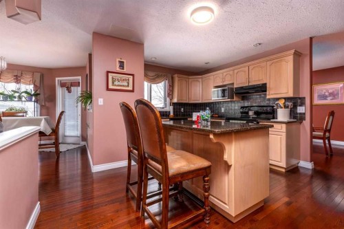 4002 60 Avenue, Lloydminster, AB - Indoor Photo Showing Kitchen