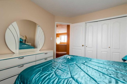4002 60 Avenue, Lloydminster, AB - Indoor Photo Showing Bedroom