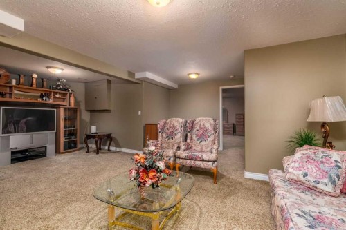 4002 60 Avenue, Lloydminster, AB - Indoor Photo Showing Other Room