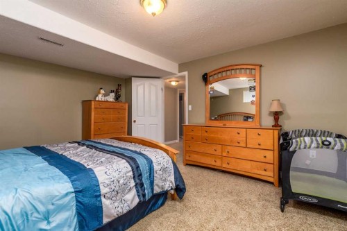 4002 60 Avenue, Lloydminster, AB - Indoor Photo Showing Bedroom