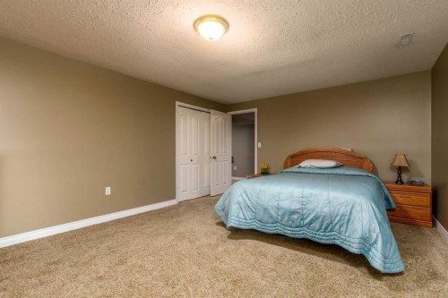 4002 60 Avenue, Lloydminster, AB - Indoor Photo Showing Bedroom