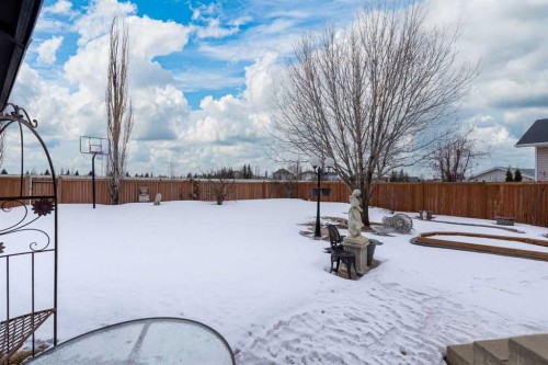 4002 60 Avenue, Lloydminster, AB - Outdoor