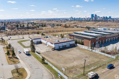 1808 16 Avenue Ne, Calgary, AB 