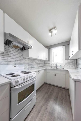 Ab-4810 50 Avenue, Kitscoty, AB - Indoor Photo Showing Kitchen