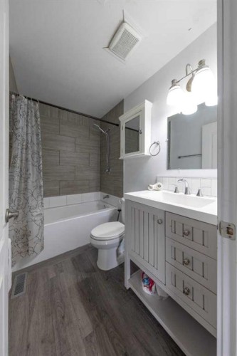 Ab-4810 50 Avenue, Kitscoty, AB - Indoor Photo Showing Bathroom