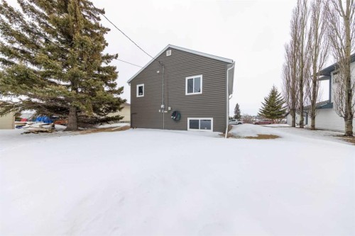 Ab-4810 50 Avenue, Kitscoty, AB - Outdoor