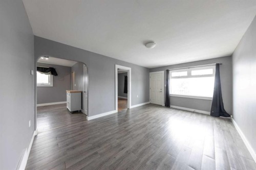Ab-4810 50 Avenue, Kitscoty, AB - Indoor
