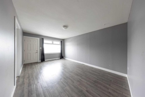 Ab-4810 50 Avenue, Kitscoty, AB - Indoor Photo Showing Other Room