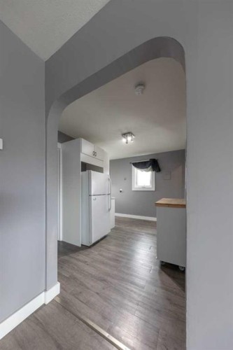 Ab-4810 50 Avenue, Kitscoty, AB - Indoor