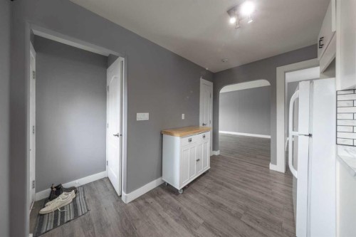 Ab-4810 50 Avenue, Kitscoty, AB - Indoor Photo Showing Other Room