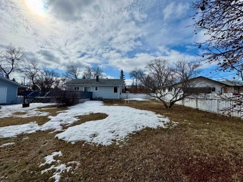 1105 15 Street, Wainwright, AB - Outdoor