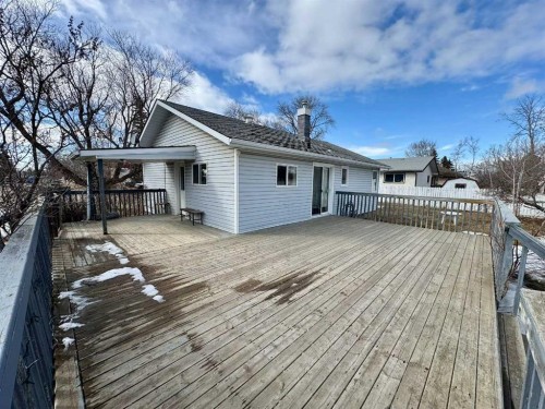 1105 15 Street, Wainwright, AB - Outdoor With Deck Patio Veranda With Exterior