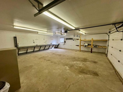 1105 15 Street, Wainwright, AB - Indoor Photo Showing Garage