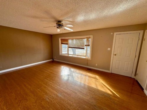 1105 15 Street, Wainwright, AB - Indoor Photo Showing Other Room