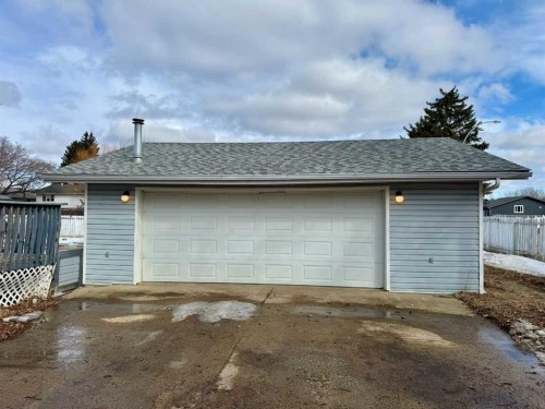 1105 15 Street, Wainwright, AB - Outdoor