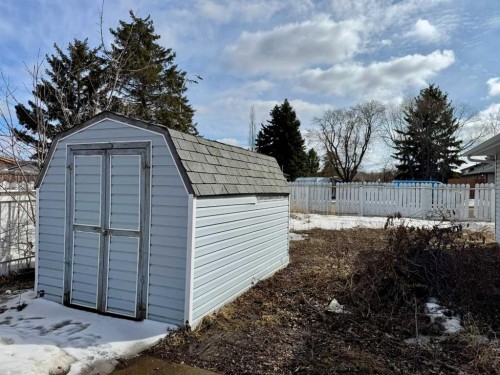 1105 15 Street, Wainwright, AB - Outdoor