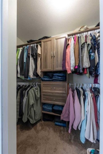 2611 43 Avenue, Lloydminster, SK - Indoor With Storage