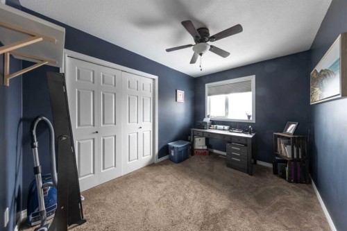 2611 43 Avenue, Lloydminster, SK - Indoor Photo Showing Bedroom