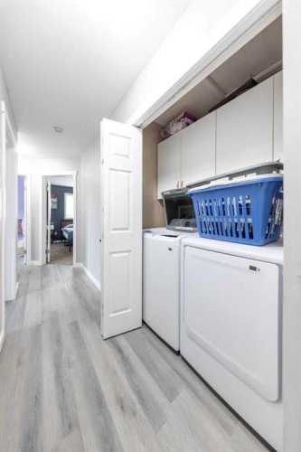 2611 43 Avenue, Lloydminster, SK - Indoor Photo Showing Laundry Room