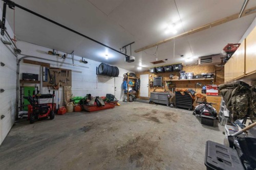 2611 43 Avenue, Lloydminster, SK - Indoor Photo Showing Garage