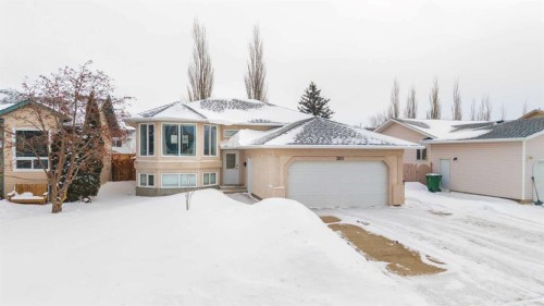 2611 43 Avenue, Lloydminster, SK - Outdoor With Facade