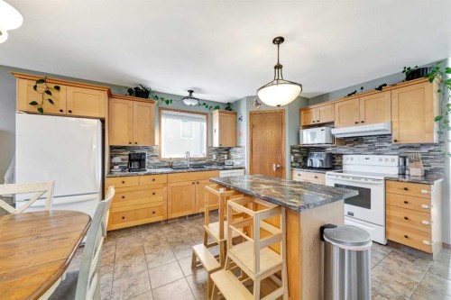 3403 60 Avenue, Lloydminster, AB - Indoor Photo Showing Kitchen