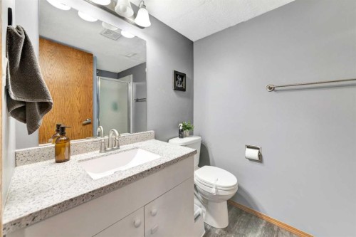 3403 60 Avenue, Lloydminster, AB - Indoor Photo Showing Bathroom