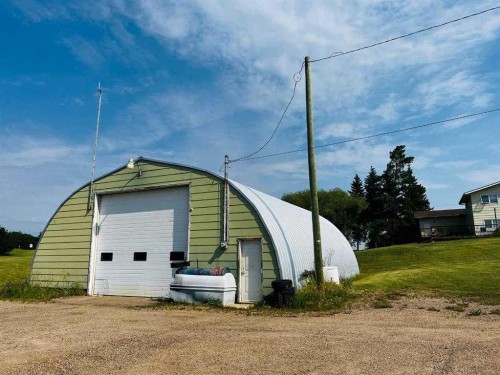 21 1 Avenue West, Derwent, AB - Outdoor