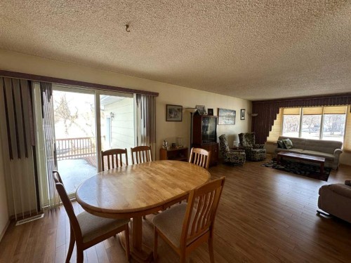 21 1 Avenue West, Derwent, AB - Indoor