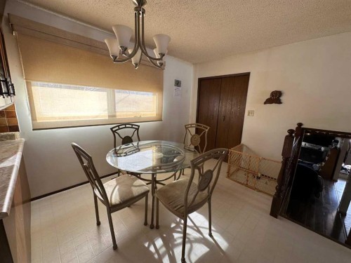 21 1 Avenue West, Derwent, AB - Indoor Photo Showing Dining Room