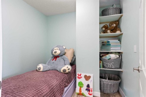 2725 47 Avenue, Lloydminster, SK - Indoor Photo Showing Bedroom