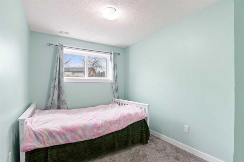 2725 47 Avenue, Lloydminster, SK - Indoor Photo Showing Bedroom
