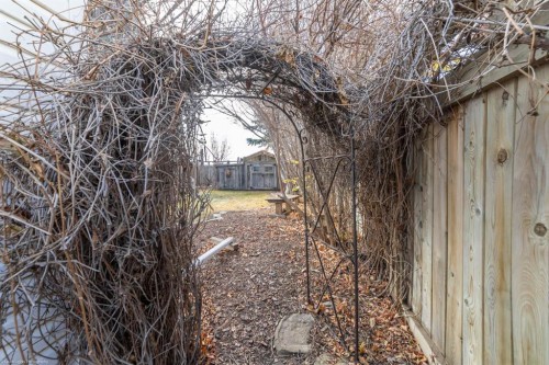 3002 67 Avenue, Lloydminster, AB - 