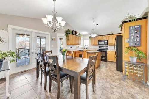 3308 63 Avenue, Lloydminster, AB - Indoor Photo Showing Dining Room