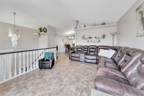 3308 63 Avenue, Lloydminster, AB - Indoor Photo Showing Living Room