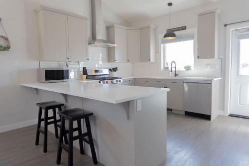 514 24 Street, Wainwright, AB - Indoor Photo Showing Kitchen With Stainless Steel Kitchen With Upgraded Kitchen
