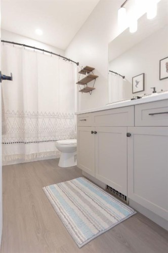 514 24 Street, Wainwright, AB - Indoor Photo Showing Bathroom