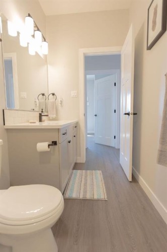 514 24 Street, Wainwright, AB - Indoor Photo Showing Bathroom