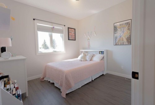 514 24 Street, Wainwright, AB - Indoor Photo Showing Bedroom