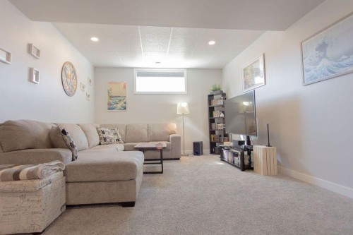 514 24 Street, Wainwright, AB - Indoor Photo Showing Living Room