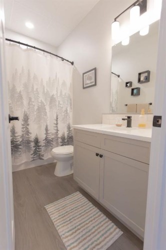 514 24 Street, Wainwright, AB - Indoor Photo Showing Bathroom
